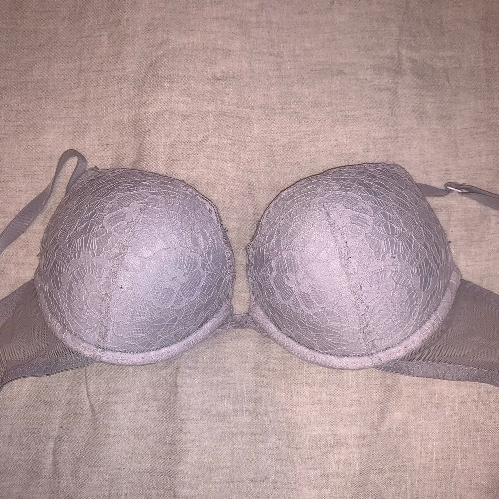 Bras - Picture 9 of 9